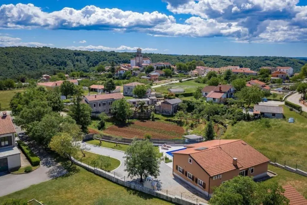 Villa Luna, Tinjan Kroatië